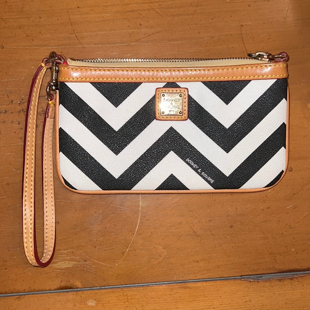 Dooney & Bourke wristlet